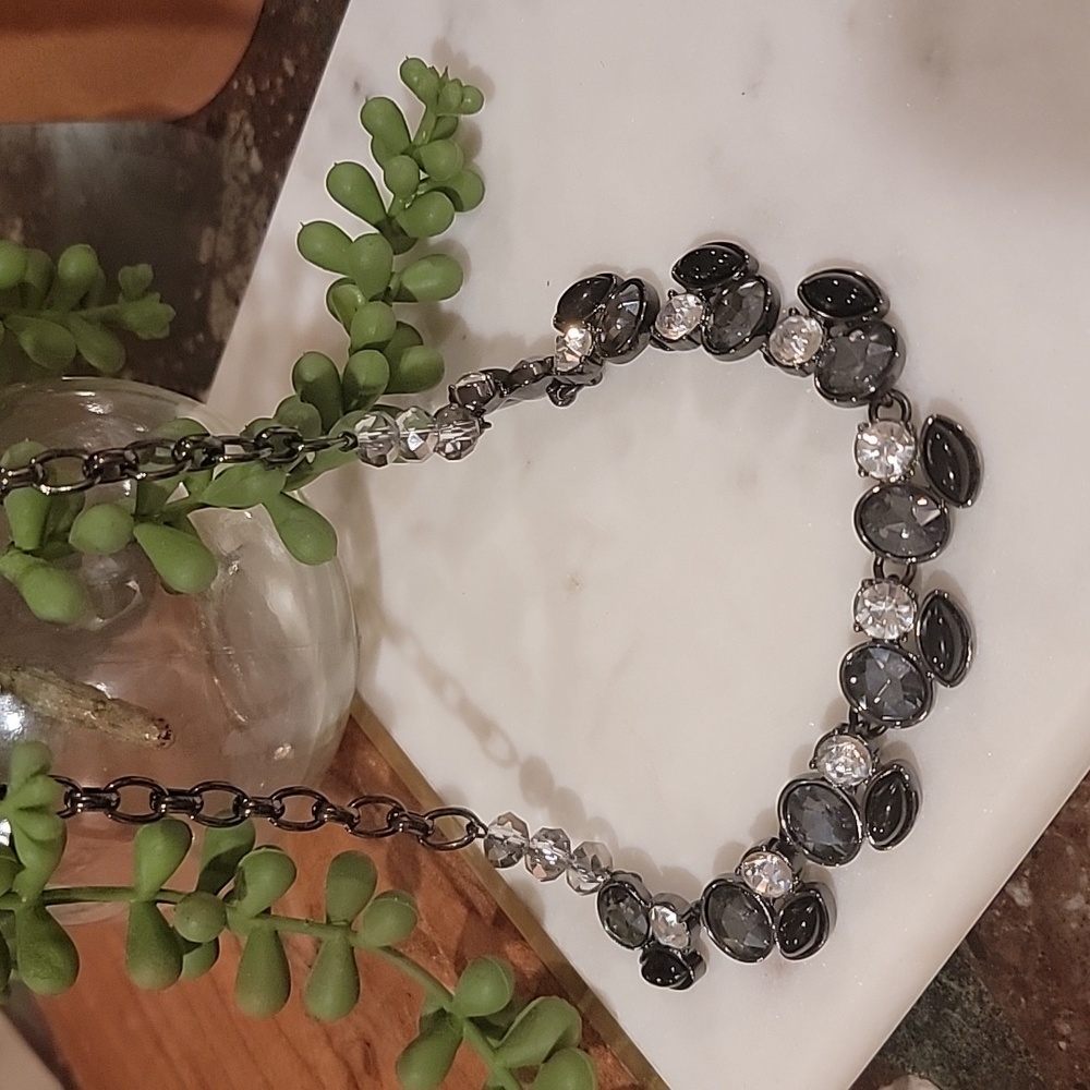 The Limited multi-stone necklace